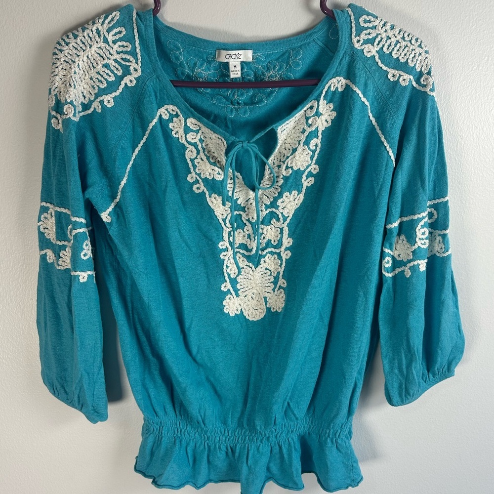 Cache Y2K Boho Chic Blue White Embroidered V neck Peasant Top Size Medium